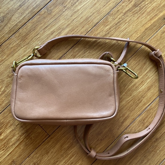 Madewell The Leather Carabiner Mini Crossbody Bag - Picture 5 of 6